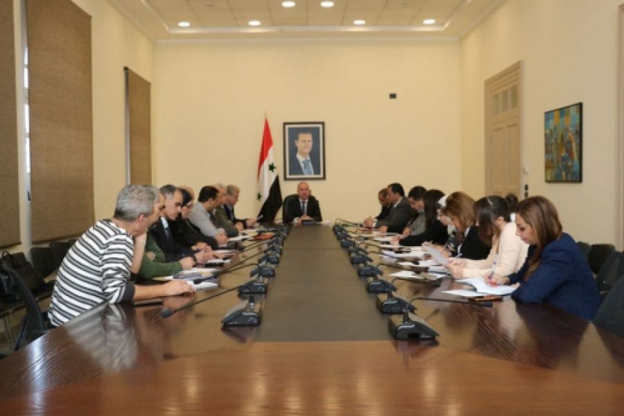 وزير السياحة يترأس اجتماعاً موسعاً ضمن إطار المشروع الوطني للإصلاح الإداري 